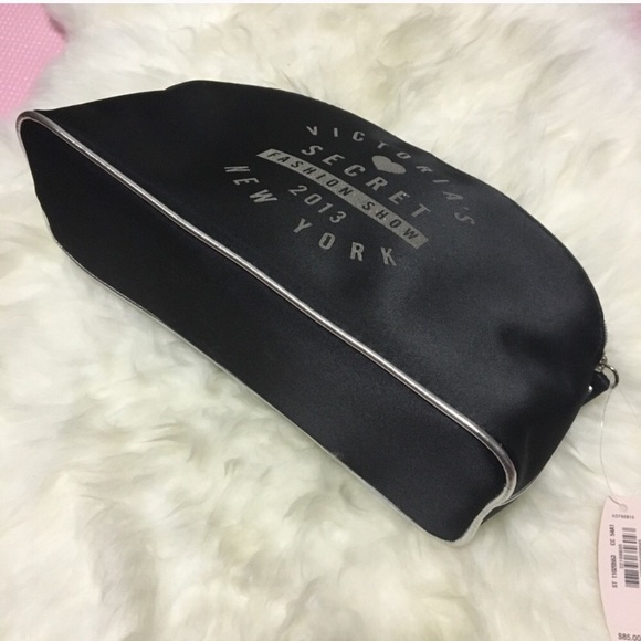 Victoria’s Secret Makeup Bag NY13 - Picture 7 of 8